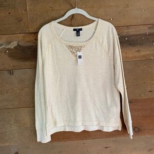 NWT gap medium cream l.s.